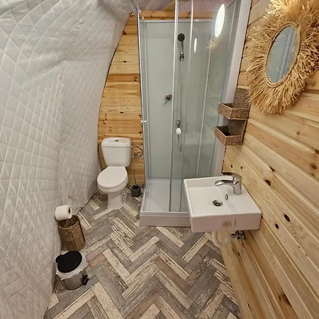 Mar A Glamping23 * Douăzeci şi Trei August